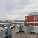 Guestready - Enchanting Views From Millenium Tower *