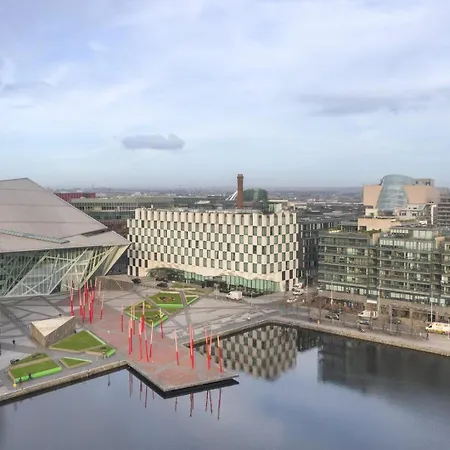Guestready - Enchanting Views From Millenium Tower Apartman Dublin