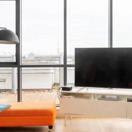 Guestready - Enchanting Views From Millenium Tower Διαμέρισμα *