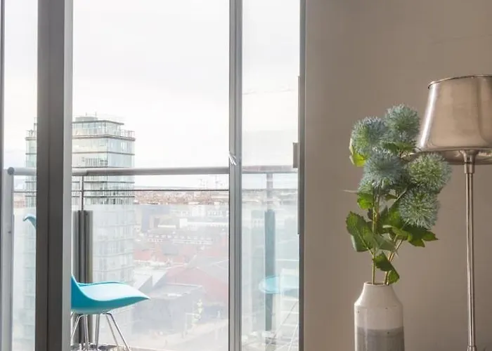 아파트 Guestready - Enchanting Views From Millenium Tower