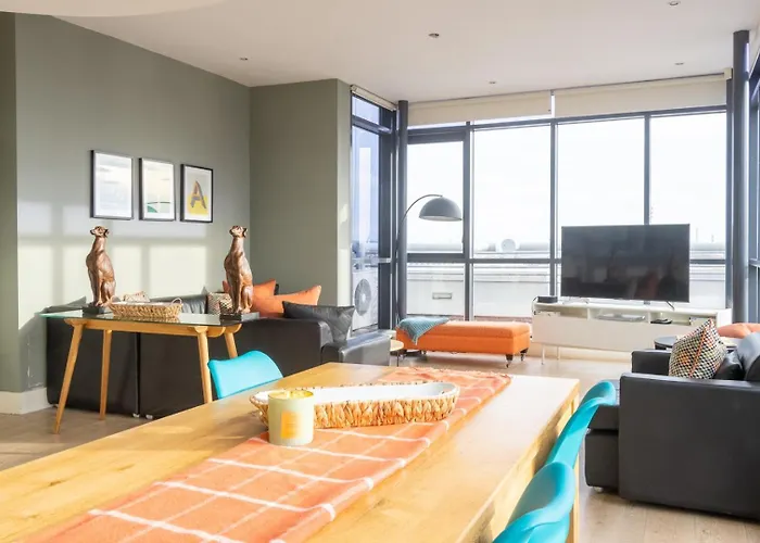 아파트 Guestready - Enchanting Views From Millenium Tower 더블린