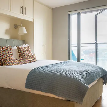 Guestready - Enchanting Views From Millenium Tower Lägenhet