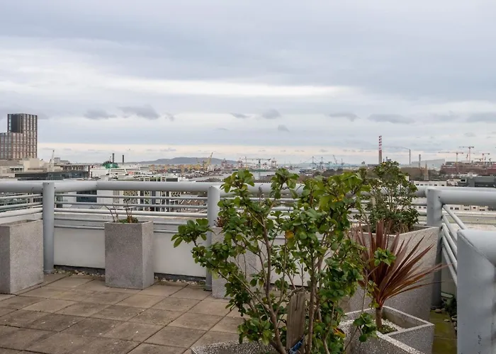 Guestready - Enchanting Views From Millenium Tower Lägenhet